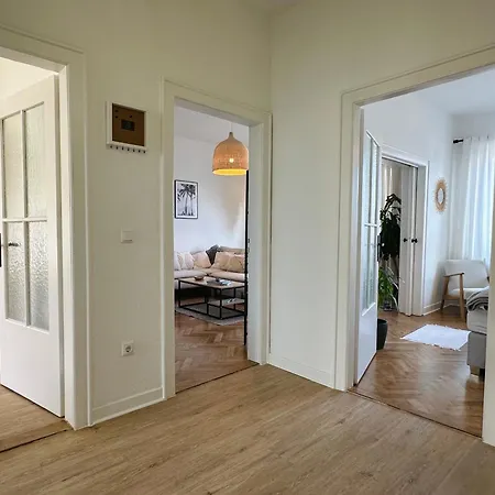 Appartement Altbauflair Am Wilhelmshaven